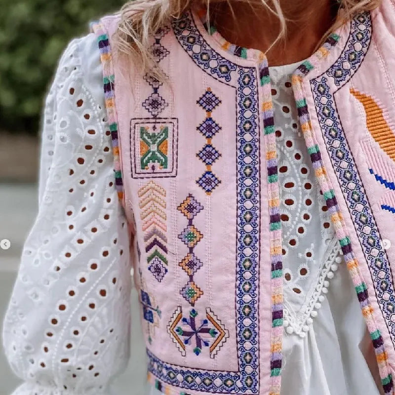 Vintage brodert cardigan med detaljerte mønstre