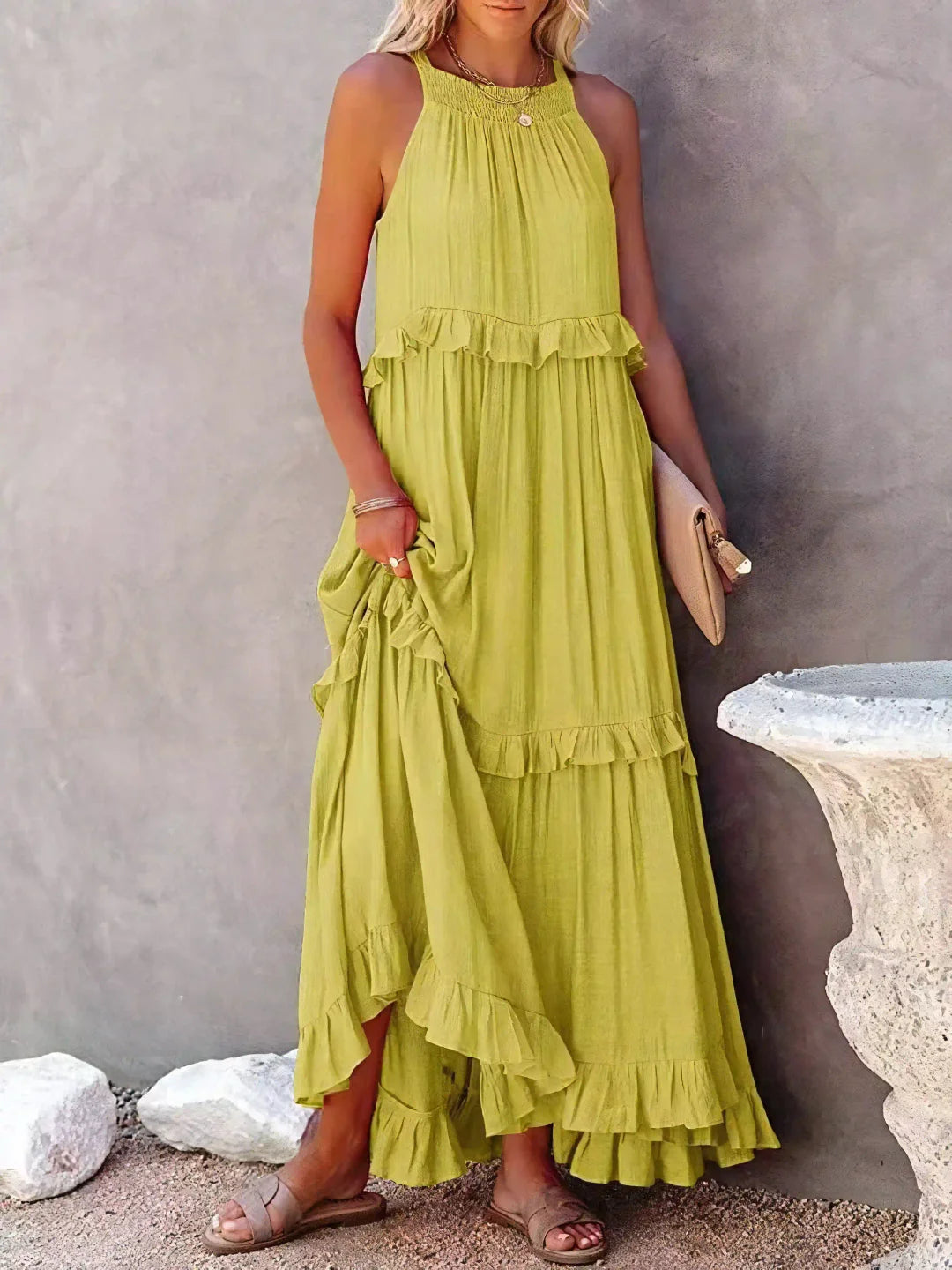 Sunshine Breeze Halter Ruffle Maxi Kjole