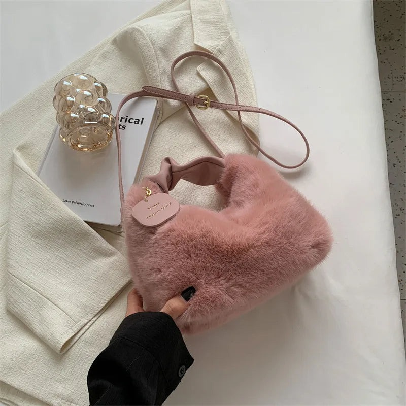 Clementie™ Fluffy Crossbody Veske