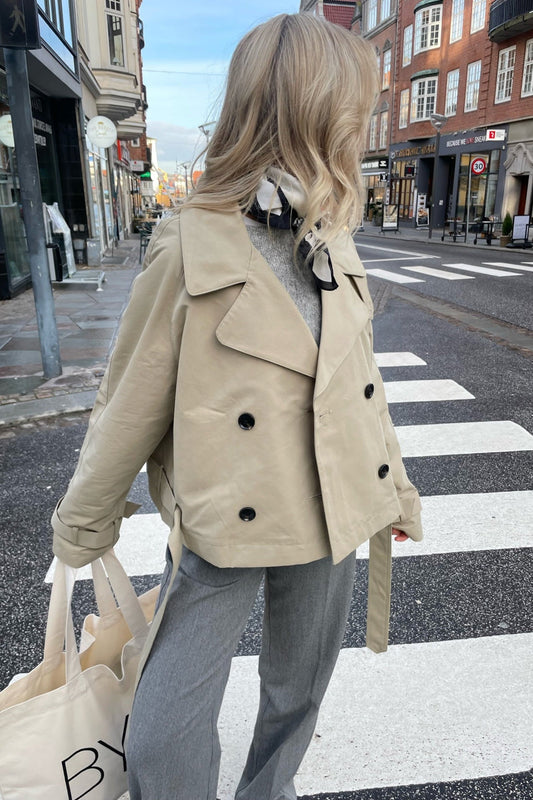 trenchcoat for kvinner i beige