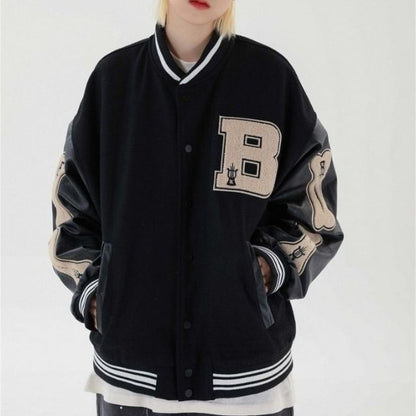 Varsity streetwear bomberjakke med broderte lapper