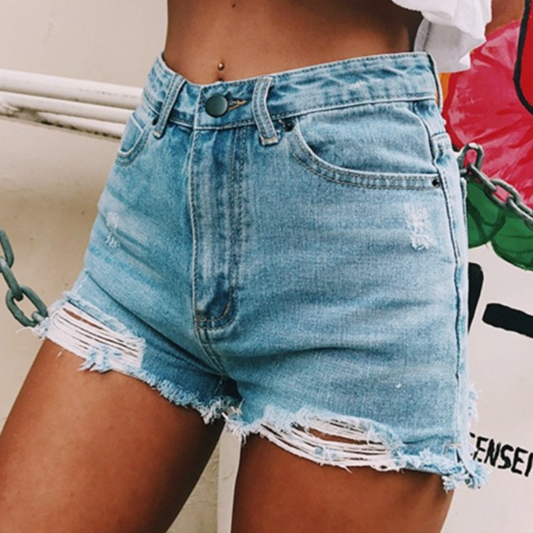 Trendy ripped shorts for kvinner