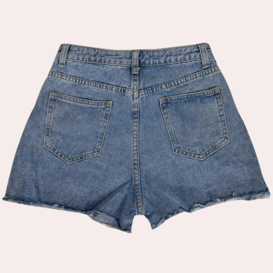 Trendy ripped shorts for kvinner