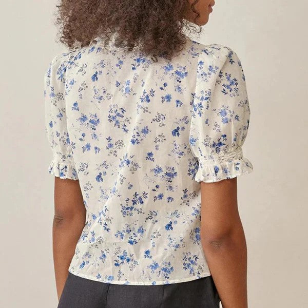 Vintagebluse med blomstermønster og blondekant